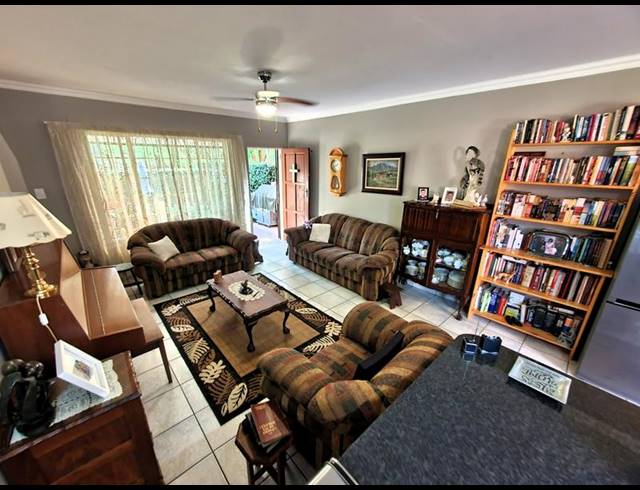 2 BEDROOM TOWNHOUSE FOR SALE IN ANNLIN